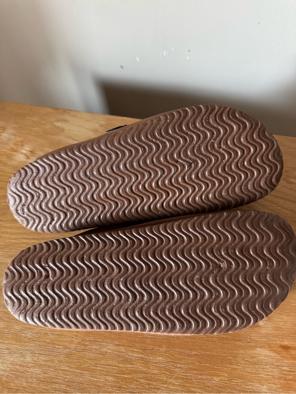 Slip-On Comfortable Clogs - Picture 6 of 7